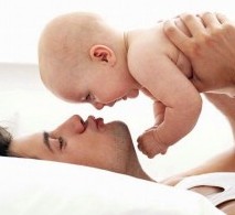 молодои&#774; отец